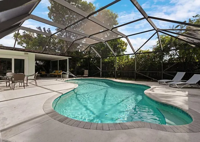Heated Pool I Soundproof Home I Firepit I 630Mbps