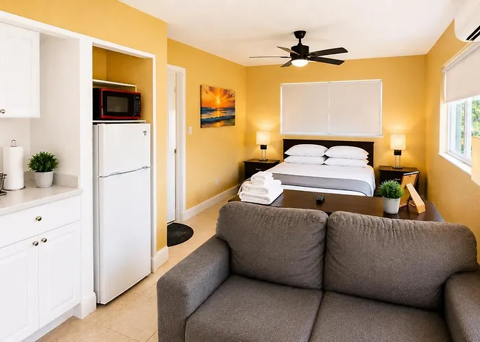 Private Guest Suite With Separate Entrance & Kitchen